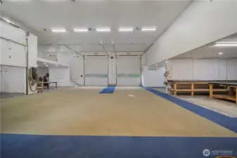 4000 SF shop