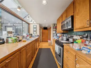 The kitchen is ready for weeknight dinners or holiday gatherings for a crowd