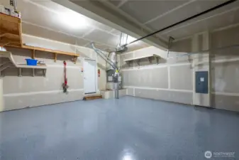 Brand-new epoxy garage flooring for durability and easy maintenance