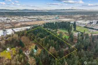 Approximate Lot Lines/Buyer to verify