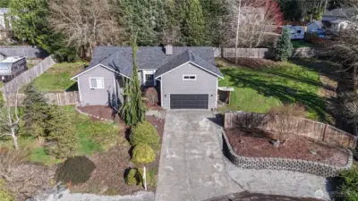 Large lot in the cul-de-sac. HUGE side yard.