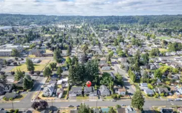 Great location in the Puyallup valley with easy access to South Hill from 9th