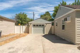 Detached Garage