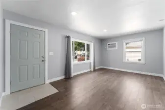 Entry/Living room