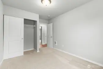 Photographs are for illustrative purposes only. Features, finishes, interior/exterior colors, landscaping and floorplan shown may vary from actual homes built