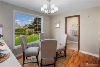 Eat in Kitchen Table Area