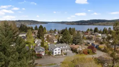 Only a few blocks from Lake Washington, close to Seward Park!