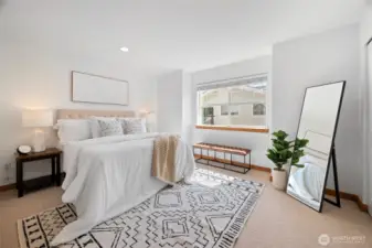 primary bedroom w/ full ensuite bath
