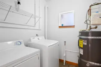 Oversized laundry / storage room