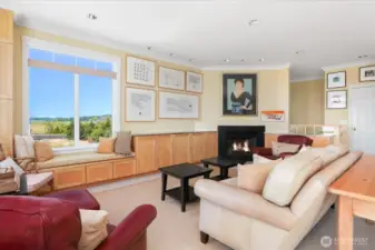 Top Floor-Great Room