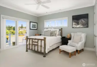 Top Floor-Primary BR