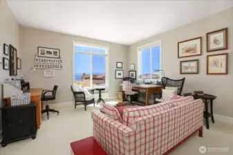 Middle Floor-Guest BR #2