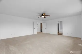 Huge primary bedroom
