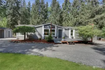 3 bed/2 bath with 1 full acre of privacy