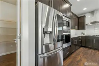 Convienently located walk in Pantry