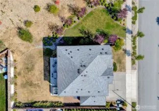 Birds Eye view showcasing a manicured a  lot!
