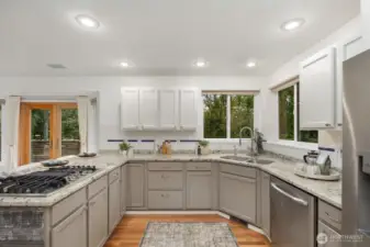 Kithcen with graite counters