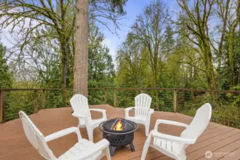 Treehouse deck with peaceful (peek-a-boo mountain) views
