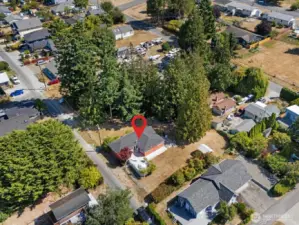 house from above shows front lot