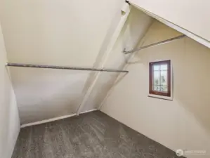 2nd bed walk in closet
