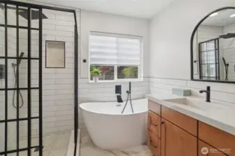 Main floor full bath