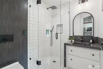 Main floor 3/4 bathroom