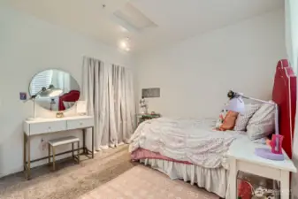3rd upper bedroom