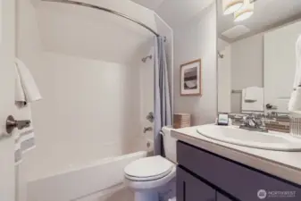 3rd Floor Full Bathroom