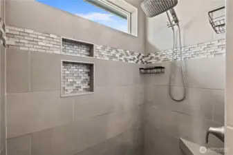 ... amazing walk-in shower ...
