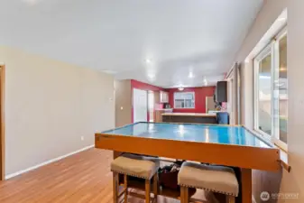 Second living room with windows and bright light