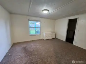 Large main bedroom