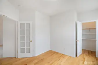 Bed/Office