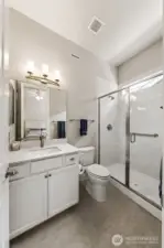 Guest quarter bathroom