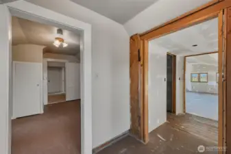 Entry from the first bonus space on the left to the large bonus space on the right.