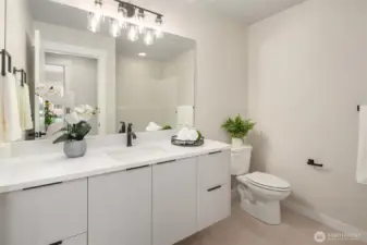 Full bathroom on the third floor.