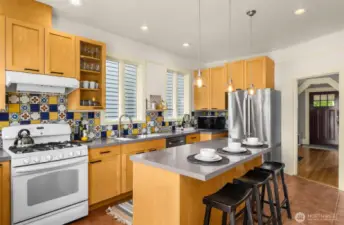 Lots of counter and cabinet space in this kitchen!