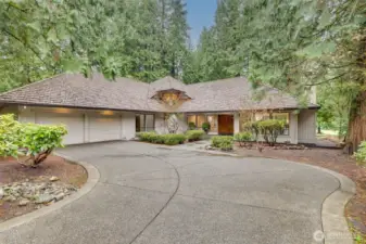 Sahalee golf course home located on 2 East.