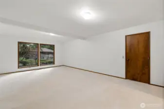 Main floor bonus room.