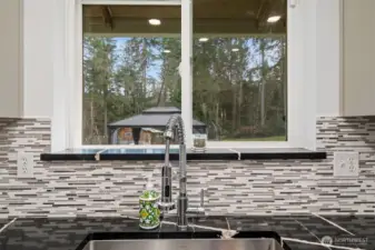 Stainless steel farmhouse sink