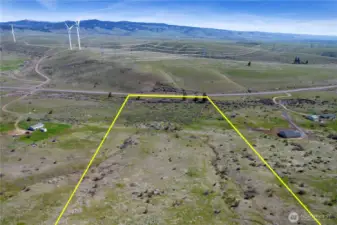 Lot lines shown in the photo are for reference purposes only and may not accurately depict the exact property boundaries