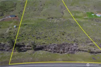 Lot lines shown in the photo are for reference purposes only and may not accurately depict the exact property boundaries