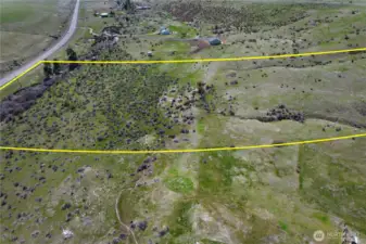 Lot lines shown in the photo are for reference purposes only and may not accurately depict the exact property boundaries