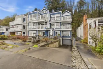 Entrance to the secure garage with a plenty of space.