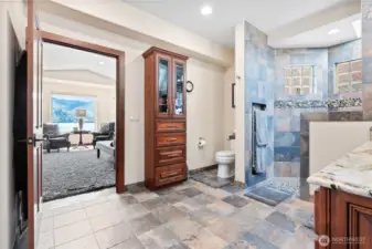 Primary en suite, heated floors, slate and natural stones, plenty of hardwood cabinets