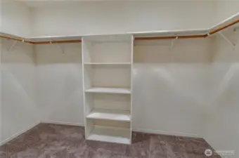 Blank slate walk-in closet