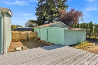 Bonus shed on back of garage