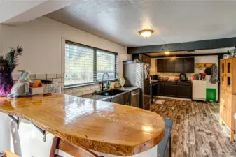 Eat-In Bar