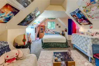 Bedroom 3/Loft Area