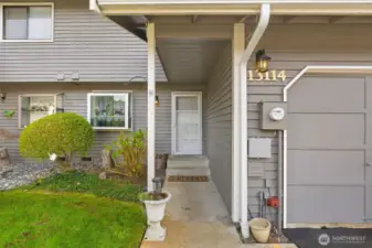 Front of home walkway porch