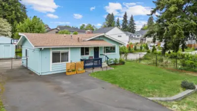 Separate detached shop/ garage area.